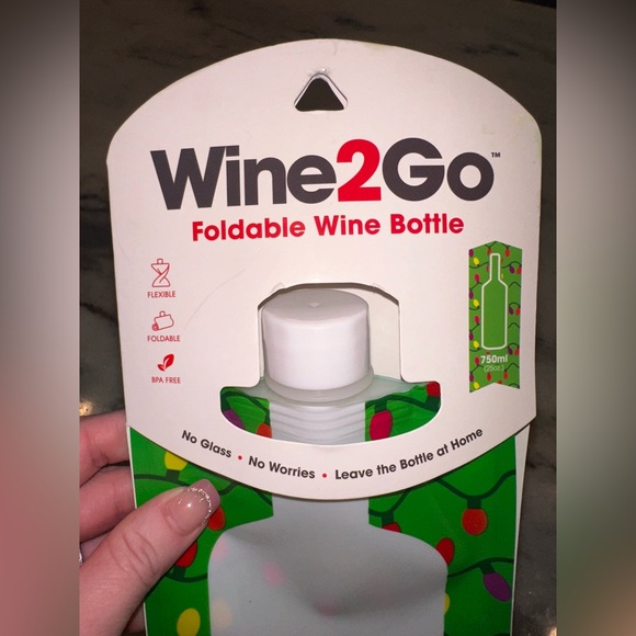 Insulated Wine Clutch & Foldable Wine ToGo Bottle - Picture 8 of 11